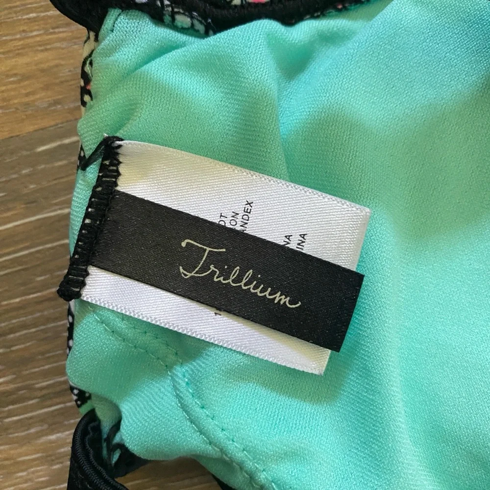 Geometric Patterned Bikini Top - Picture 4 of 5